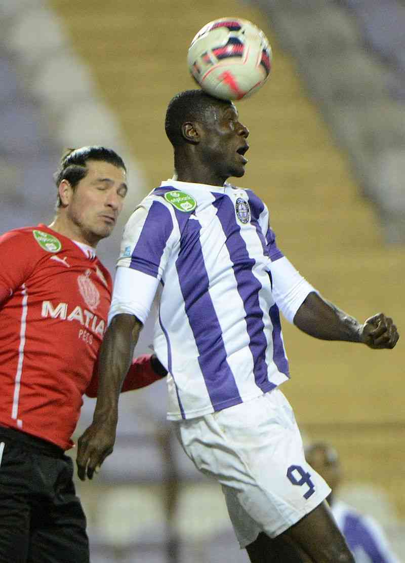 Balogh Béla; Ojo, Kim